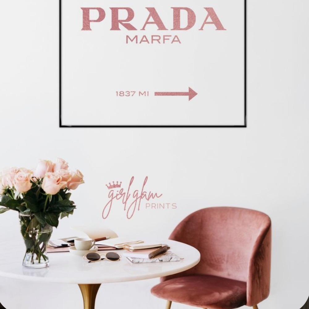 🌸🌸💯%Authentic Prada Leather Purse